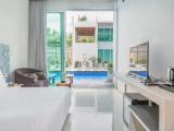 Deluxe room with pool view