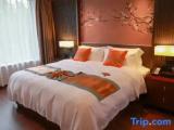 Business Suite with lake view