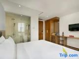 Deluxe Double room with city view