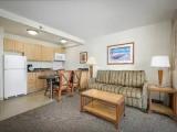 1 Bedroom Standard room with balcony and with partial ocean view