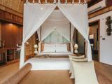 Suite with city view