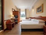 Triple room with city view