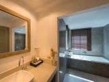 Deluxe room with pool view