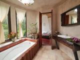 Bungalow with garden view