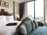 Suite with city view