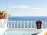 Suite with balcony and with sea view