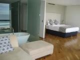 3 Bedrooms Apartment