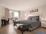 Premier room