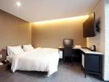 Premier room