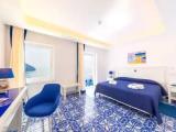 Deluxe room with sea view