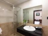 Deluxe Triple room with city view