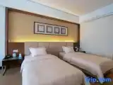 Standard room with pool view