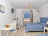 Standard Triple room with sea view