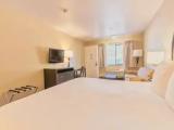 1 Bedroom Standard Sextuple Family room