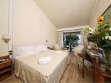 Deluxe Lake View Double room with balcony