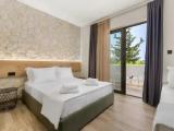 Classic Triple room with sea view