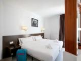 Standard Triple Club room