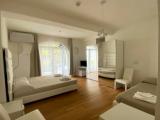 Standard Triple room with city view
