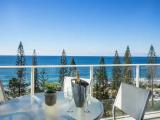 1 Bedroom Luxury Apartment with balcony and beachfront