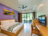 2 Bedrooms Family Suite with pool view