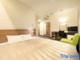 Standard Double room with city view