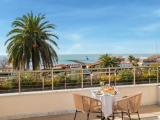 Standard Triple room with sea view