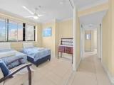 3 Bedrooms Sextuple Apartment with garden view