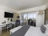 Standard room with partial sea view