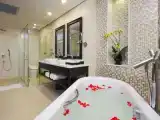 Royal Suite with mountain view