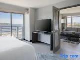 1 Bedroom Junior Suite with water view