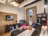 Superior Triple room with city view