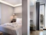 Suite with city view