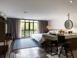 Standard Triple room with city view
