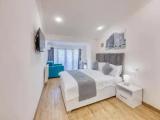 Standard Triple room with view