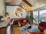 Suite with balcony