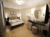 Deluxe room with partial sea view