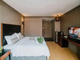 Suite with harbour view