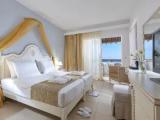 Comfort room with sea view