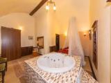 Jacuzzi Suite