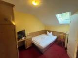 Standard room with mountain view