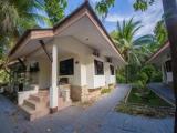 Bungalow with river view