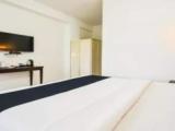Deluxe Double room with city view
