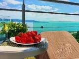 Apartment with sea view