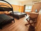 Economy Quadruple room with courtyard view