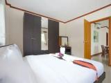 2 Bedrooms Deluxe Basement Suite with balcony