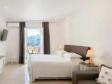 Junior Suite with balcony and with city view
