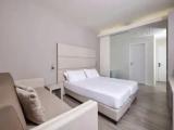 Superior room with balcony and with lake view