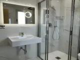 2 Bedrooms Standard Family room with harbour view