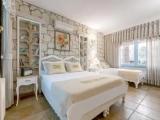 Standard Triple room with pool view
