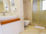 4 Bedrooms Apartment